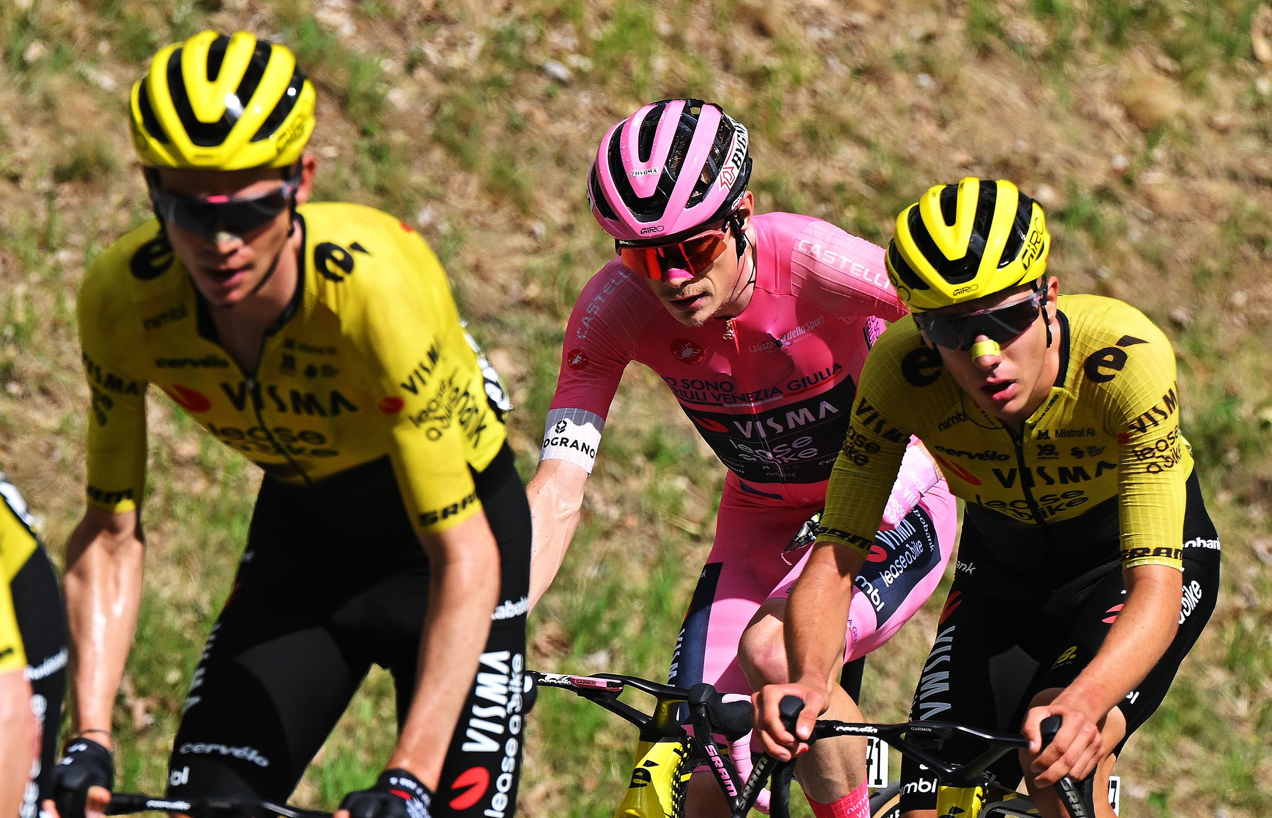 维加德 从王者到绿叶？维加德坦言愿为 Piganzoli 与 Kuss 助力 Giro d’Italia 山地收官战